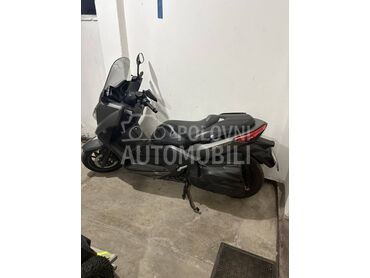 Yamaha Xmax N. O. V