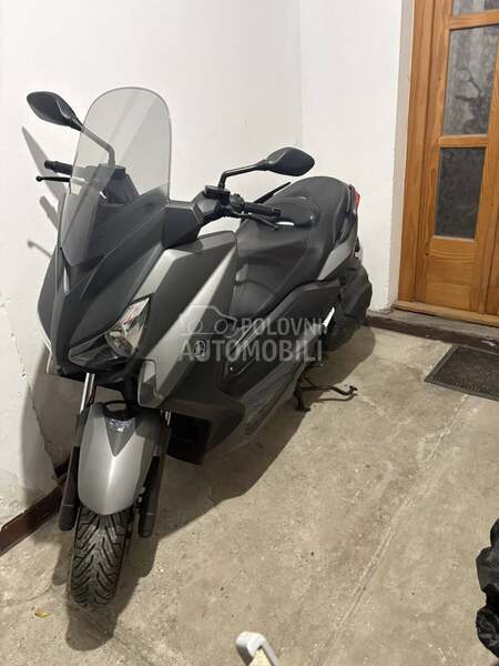 Yamaha Xmax N. O. V