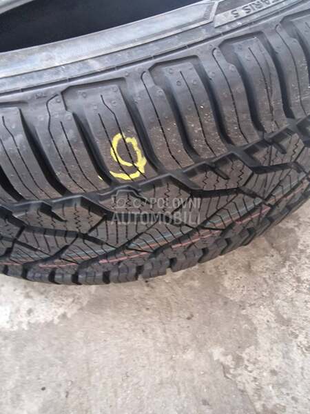 Barum 215/55 R17 Zimska