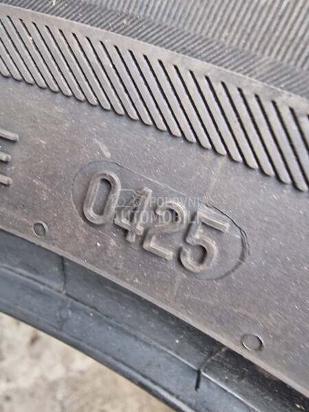 Barum 215/55 R17 Zimska