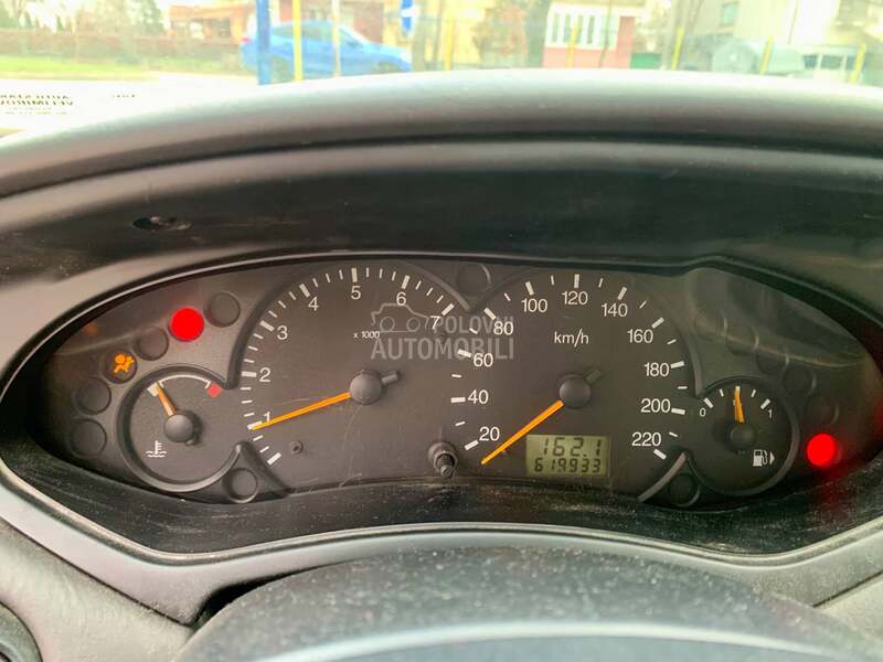 Ford Focus 1.6 16V
