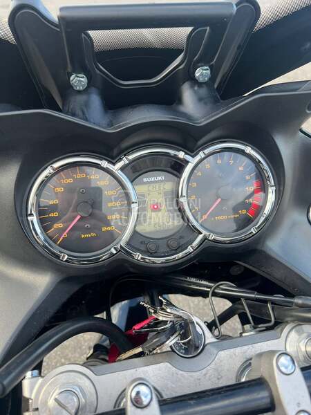 Suzuki V Strom 1000
