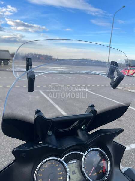 Suzuki V Strom 1000