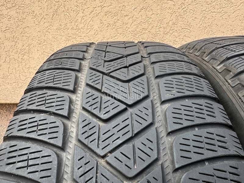 Pirelli 235/55 R19 Zimska
