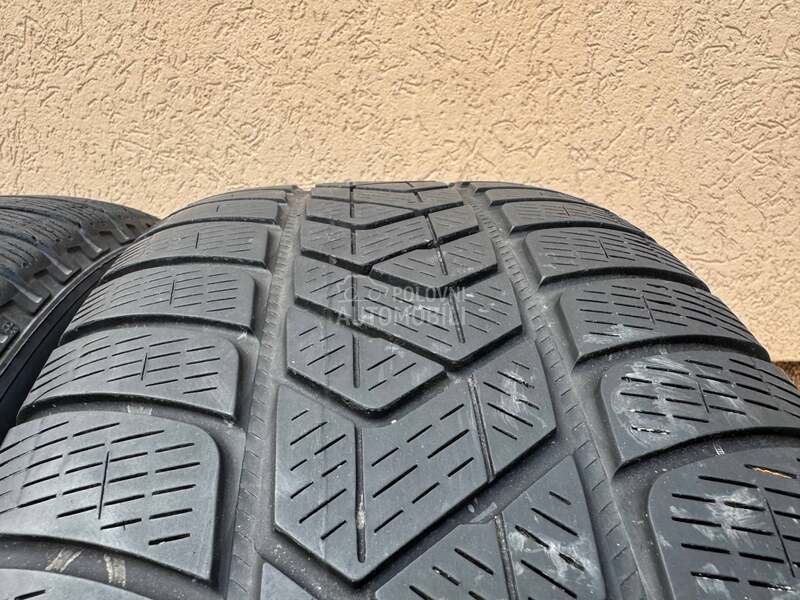 Pirelli 235/55 R19 Zimska