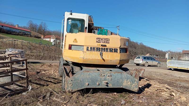 Liebherr 312