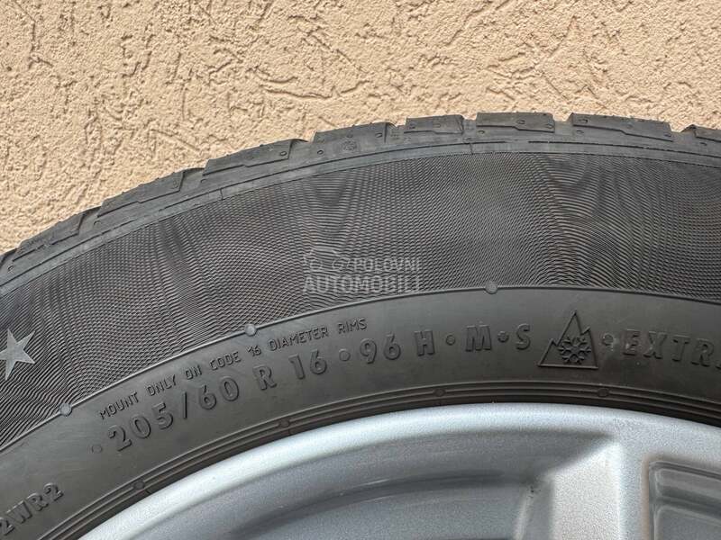 Continental 205/60 R16 Zimska