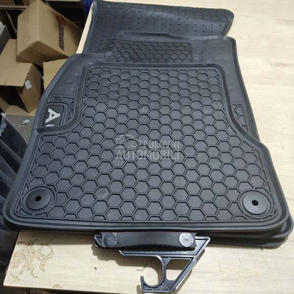 Tipske gumene patosnice