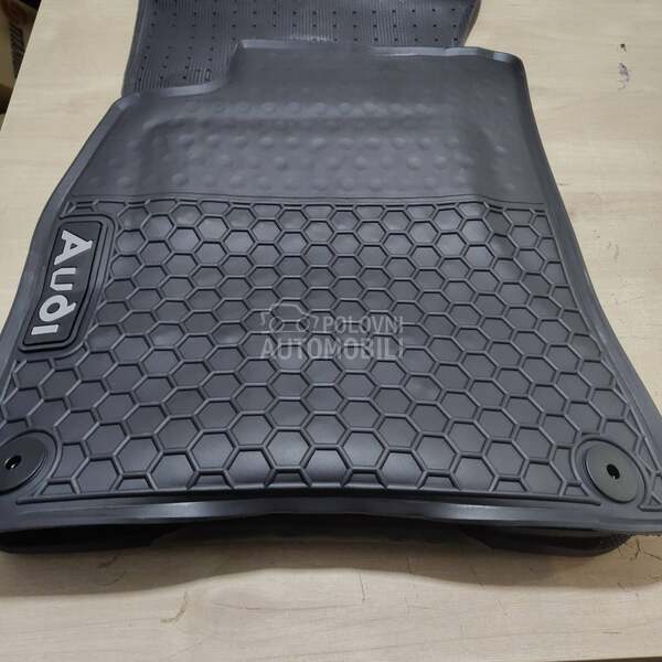 Tipske gumene patosnice