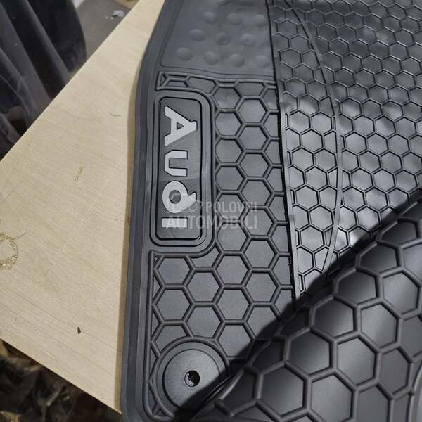 Tipske gumene patosnice