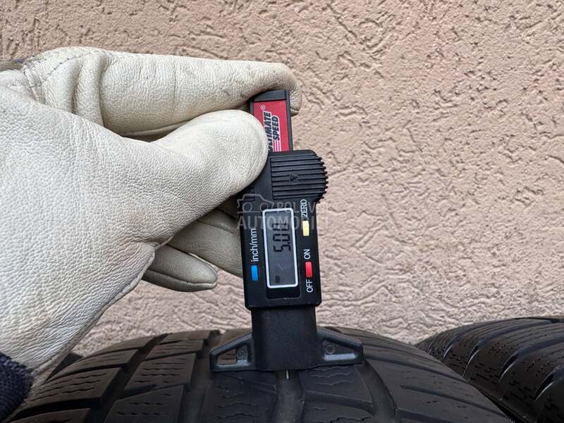 Continental 215/60 R16 Zimska