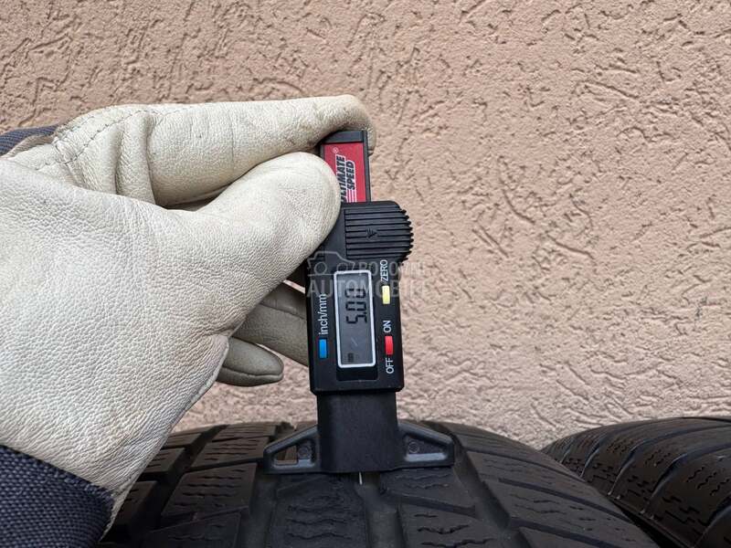 Continental 215/60 R16 Zimska