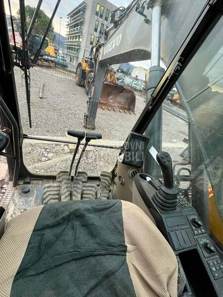 Volvo EC220ENL