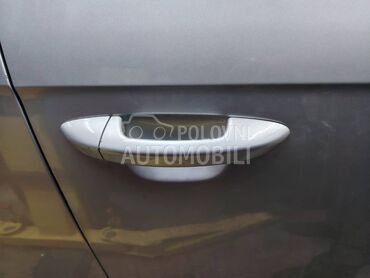 Kvaka spoljna prednja desna za Volkswagen Passat B7