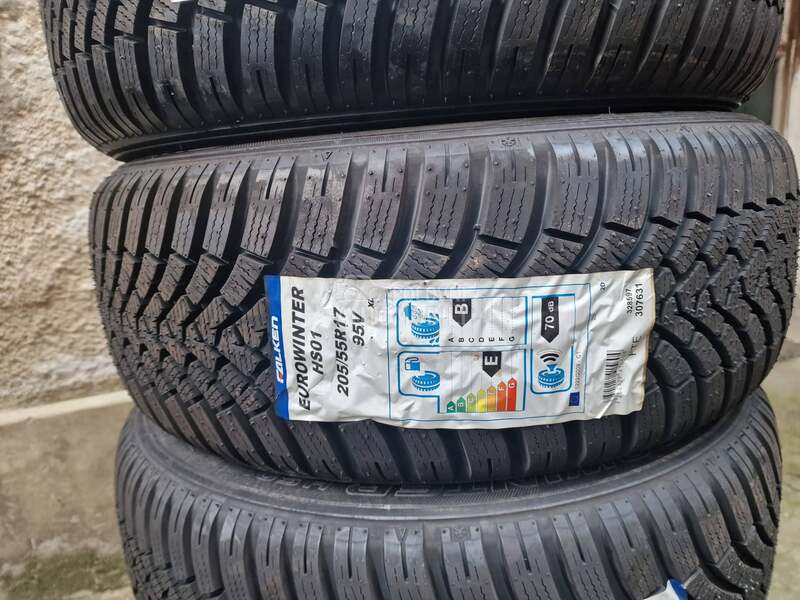 Falken 205/55 R17 Zimska