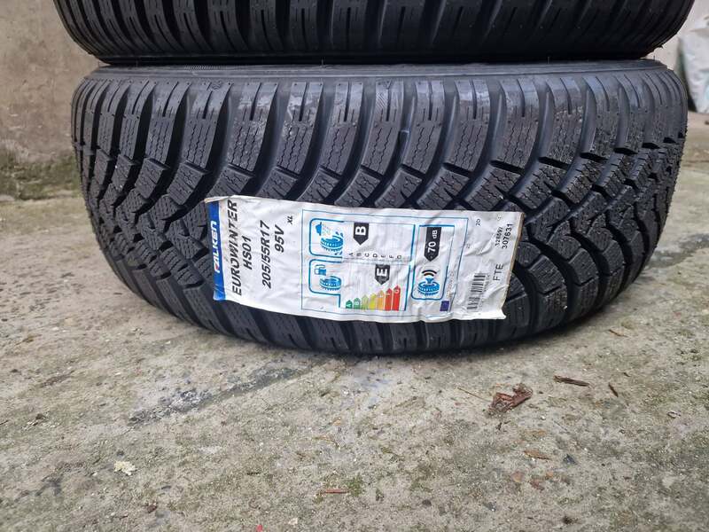 Falken 205/55 R17 Zimska