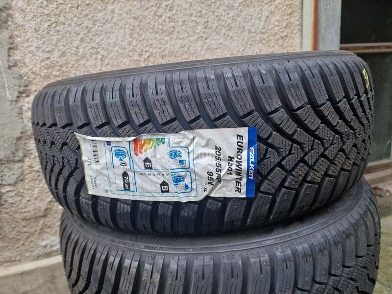 Falken 205/55 R17 Zimska