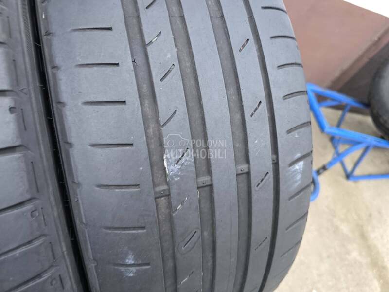 Kumho 215/50 R17 Letnja