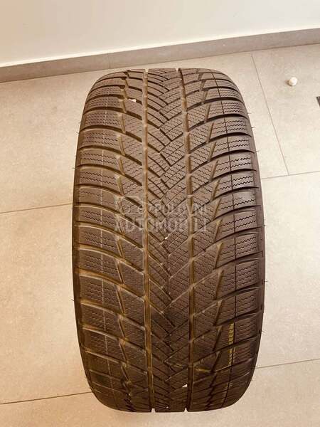 Bridgestone 255/40 R20 Zimska