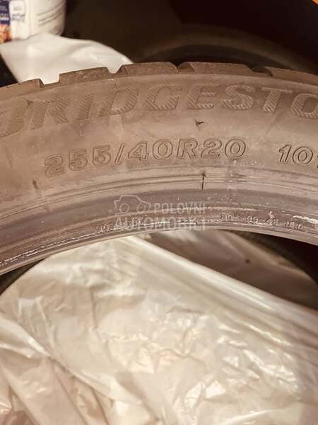 Bridgestone 255/40 R20 Zimska