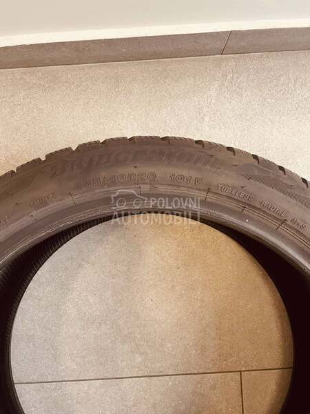 Bridgestone 255/40 R20 Zimska