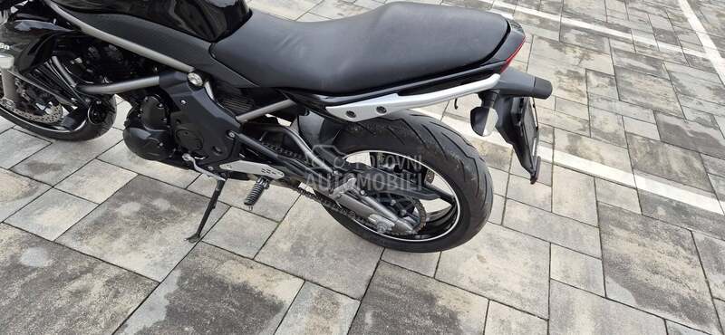 Kawasaki er 6n