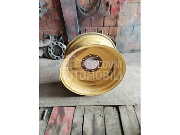 Felne od New Holland kombajna