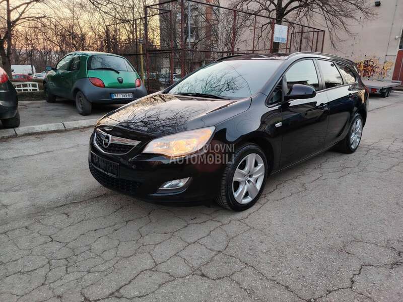 Opel Astra J N O V