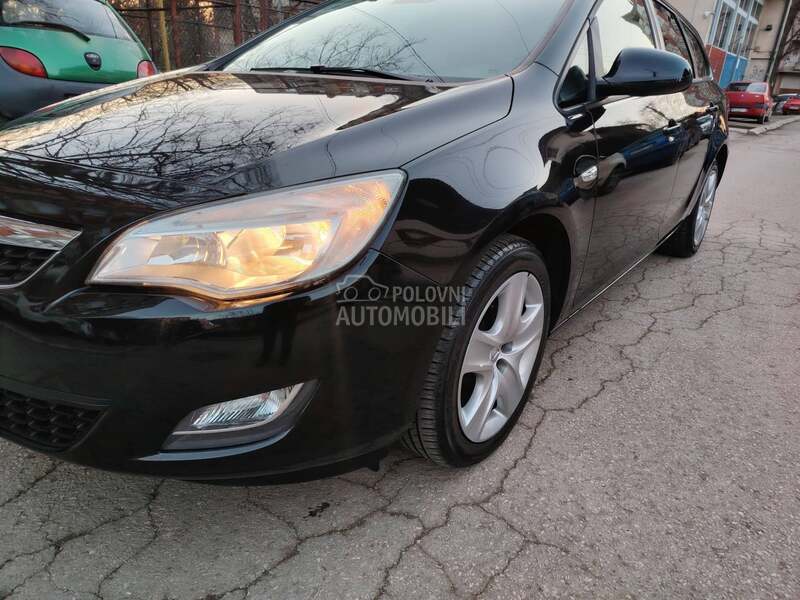Opel Astra J N O V