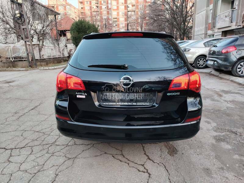 Opel Astra J N O V