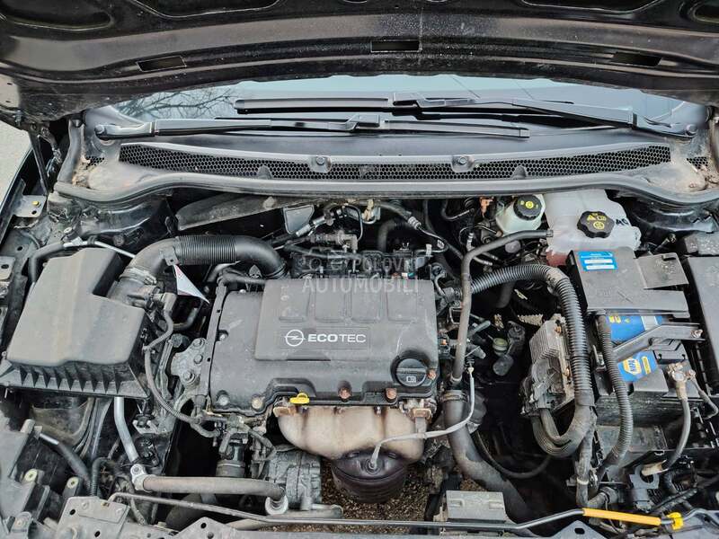 Opel Astra J N O V