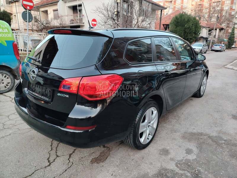 Opel Astra J N O V