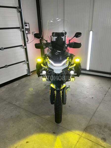 CFMOTO MT 800 EXPLORE