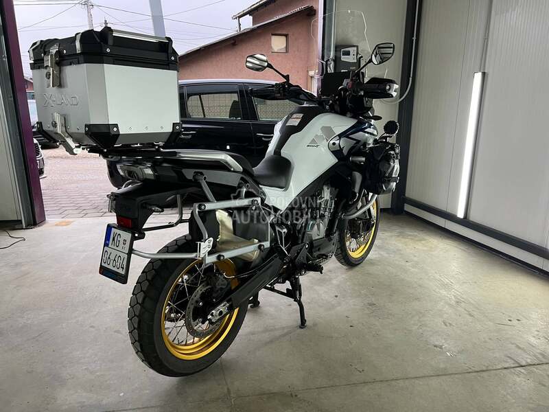 CFMOTO MT 800 EXPLORE