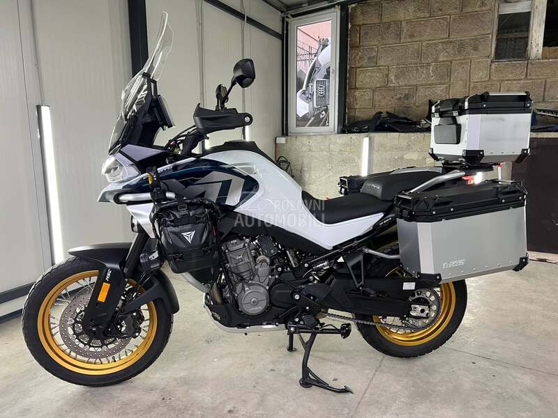 CFMOTO MT 800 EXPLORE