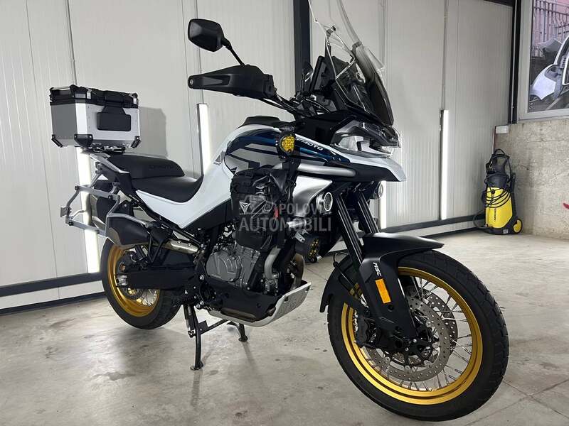 CFMOTO MT 800 EXPLORE