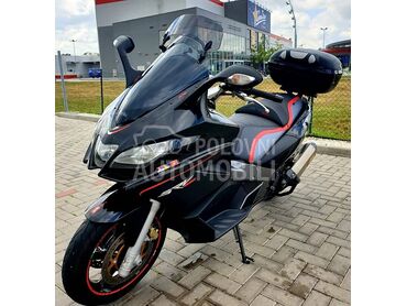 Aprilia SRV 850
