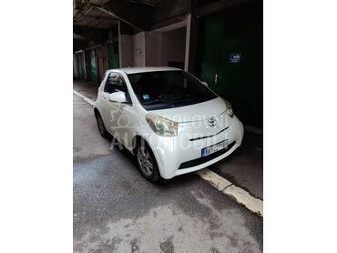Toyota iQ 