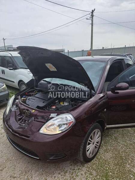 Lancia Ypsilon veće