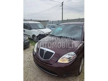 Lancia Ypsilon veće