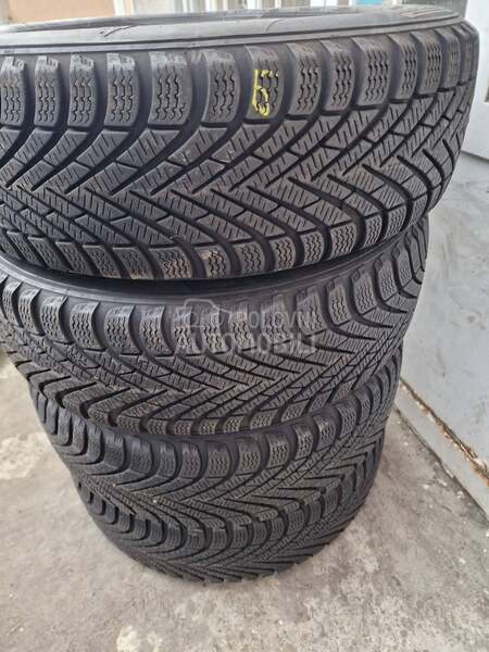 Pirelli 185/60 R15 Zimska