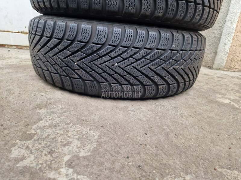 Pirelli 185/60 R15 Zimska