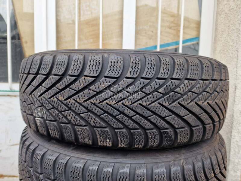 Pirelli 185/60 R15 Zimska