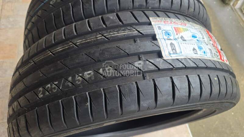 Kumho 225/45 R19 Letnja