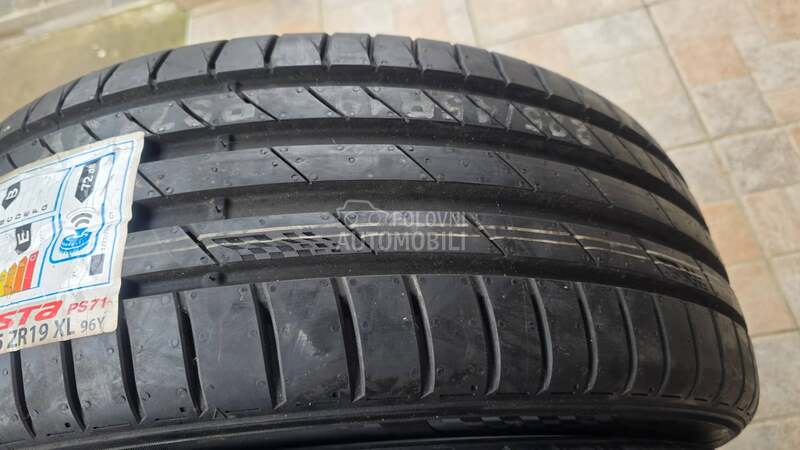 Kumho 225/45 R19 Letnja