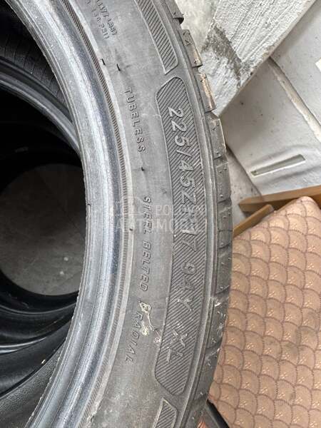 Ostalo 225/45 R17 Letnja