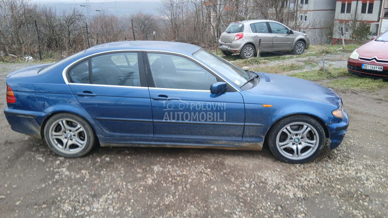 BMW 330 