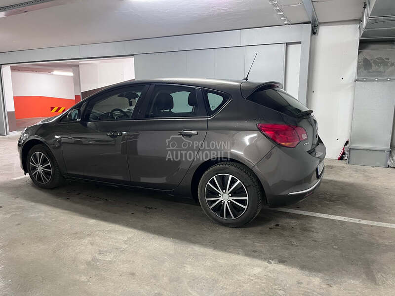 Opel Astra J Restyle 1.7 CDTI