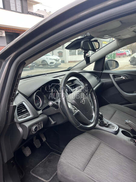 Opel Astra J Restyle 1.7 CDTI