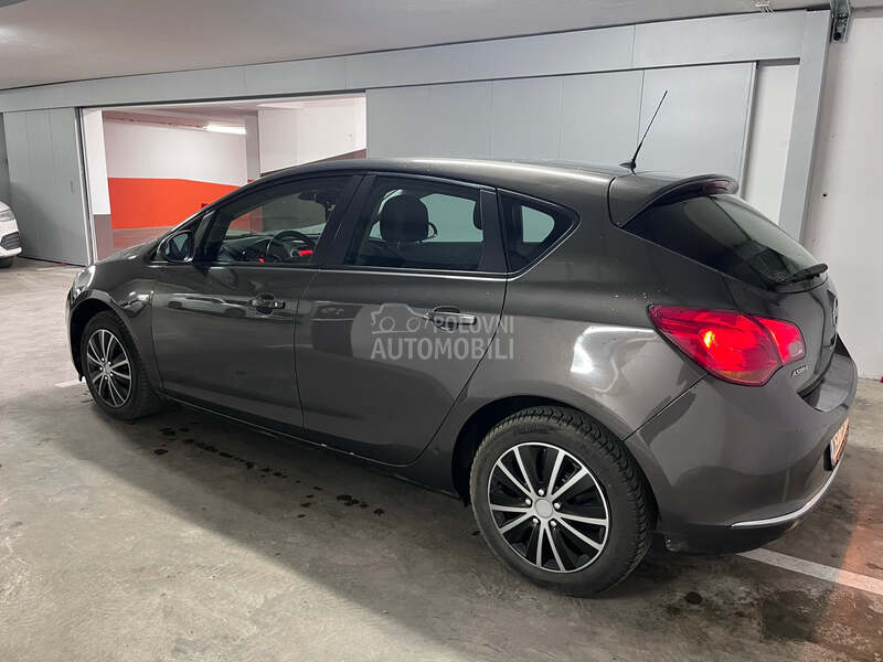 Opel Astra J Restyle 1.7 CDTI